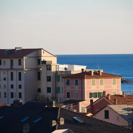 Tre Terrazze Sul Mare * キアーヴァリ
